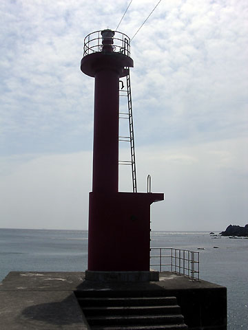 尻屋漁港東防波堤灯台