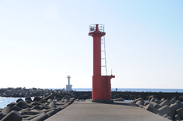 天津港南防波堤灯台