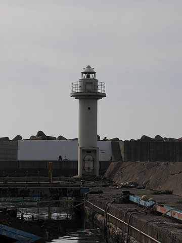 雄冬港北防波堤灯台