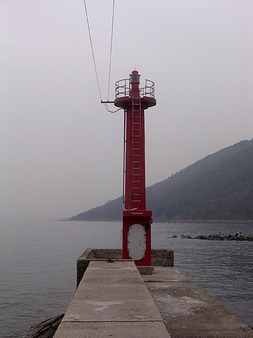 女木港東防波堤灯台