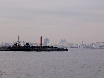 横浜大黒ふとう船だまり波除堤灯台