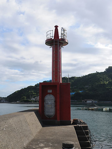 合串港防波堤灯台