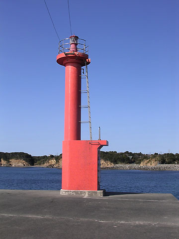 片田港南防波堤灯台