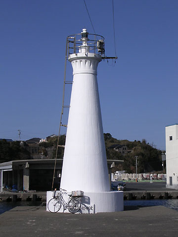 波切港北防波堤灯台