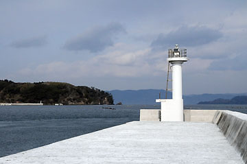 仁斗田港東防波堤灯台