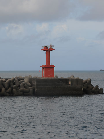平良港西防波堤北灯台