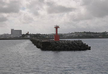平良港西防波堤北灯台