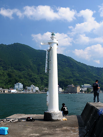 伊豆内浦小海1号防波堤灯台