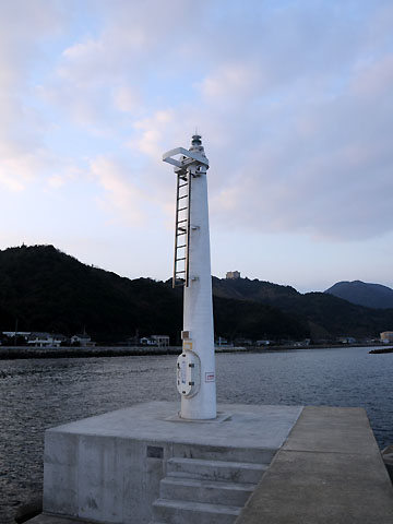 折野港防波堤灯台