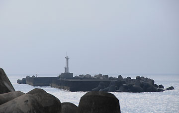 網代港第4防波堤灯台