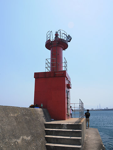 新湊漁港西防波堤灯台
