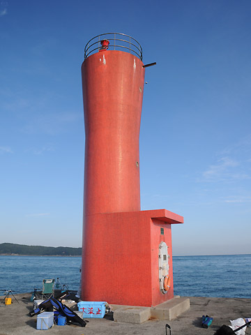 加太港第１防波堤灯台