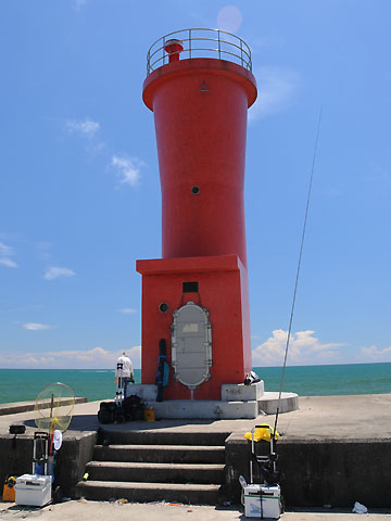 大磯港西防波堤灯台