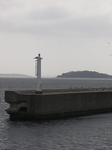 東幡豆港正面防波堤東灯台