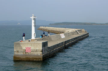 日間賀港第12号防波堤西灯台