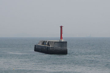 日間賀港第19号防波堤西灯台