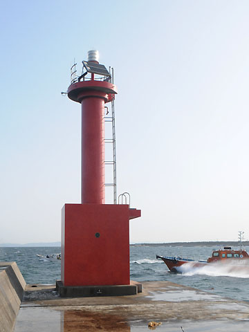 伊良湖港防波堤灯台