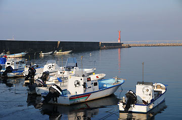 苅屋港南防波堤灯台