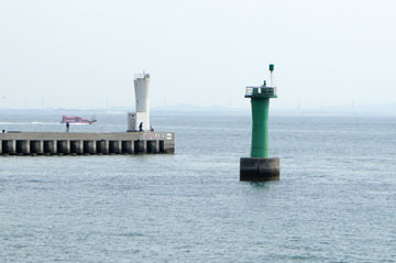 師崎港沖防波堤東灯台