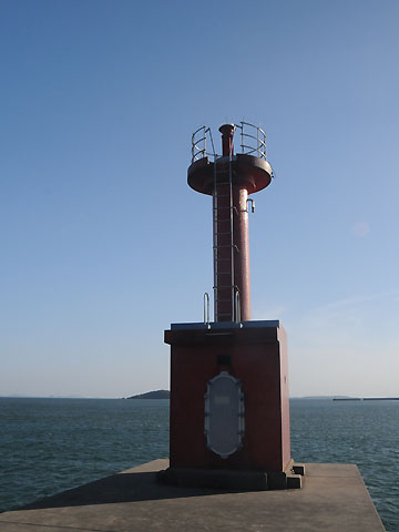 西幡豆港南防波堤灯台