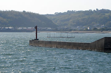 西幡豆港寺部南防波堤灯台