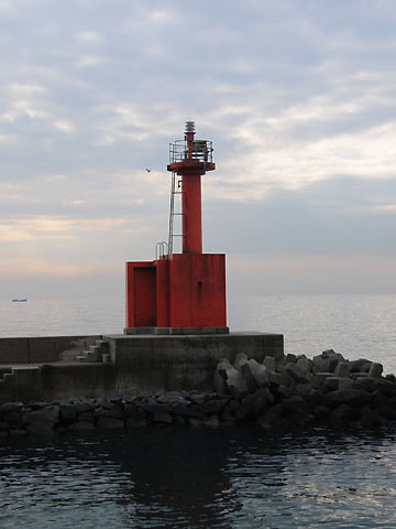 豊浜港中洲沖防波堤西灯台