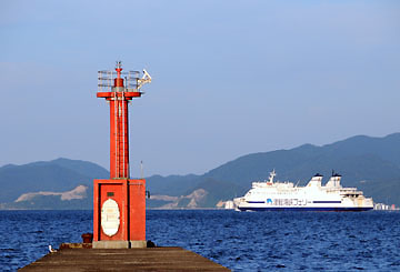 青森木材港西防波堤灯台