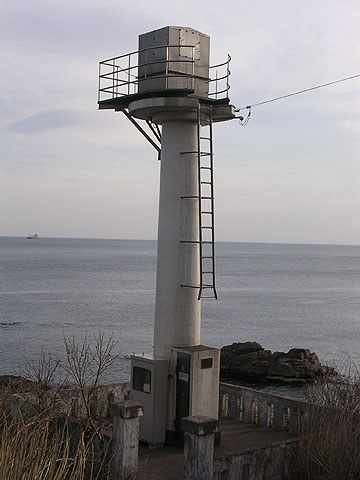 八戸尾埼日出岩照射灯