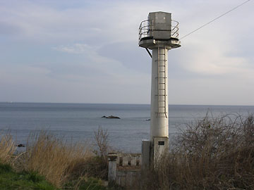 八戸尾埼日出岩照射灯