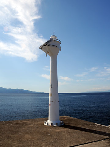 一本木港大泊北防波堤灯台