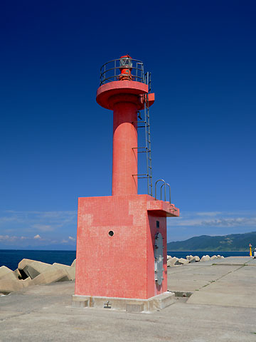 小泊港北防波堤灯台