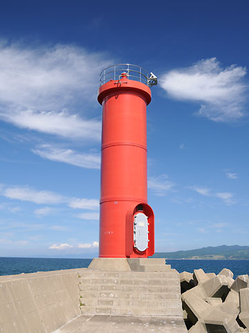 三厩港北防波堤灯台