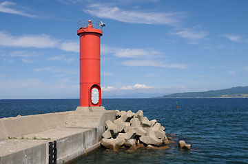 三厩港北防波堤灯台
