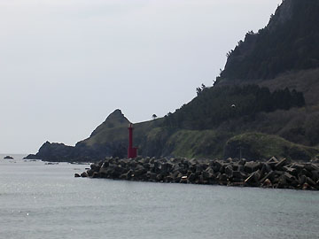 尻屋漁港東防波堤灯台