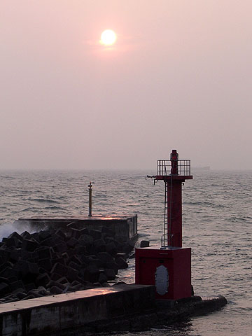 浜金谷港防波堤灯台