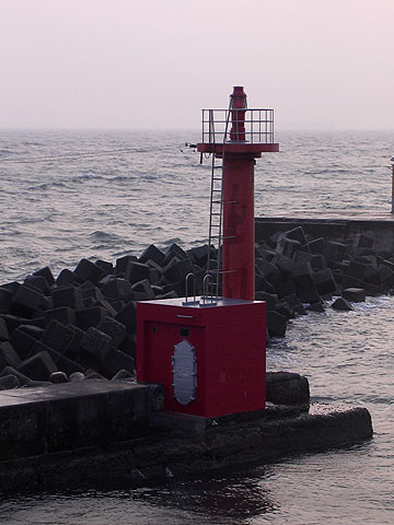 浜金谷港防波堤灯台