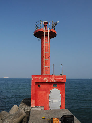 浜金谷港防波堤灯台