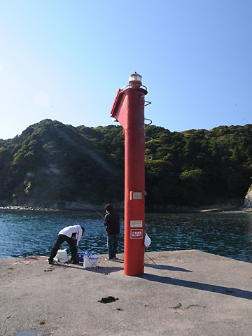 浜行川港東防波堤灯台