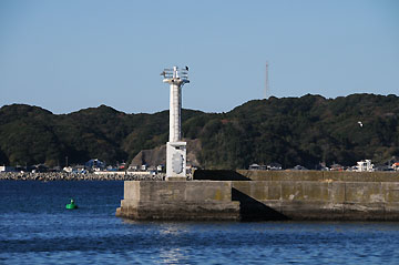 勝浦港西防波堤灯台