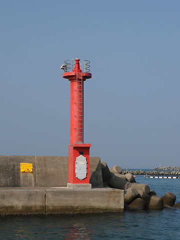 勝山港南防波堤灯台