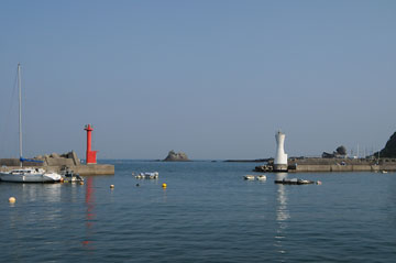 勝山港南防波堤灯台