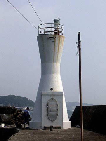 勝浦東部港川津南防波堤灯台