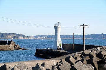 勝浦東部港川津南防波堤灯台