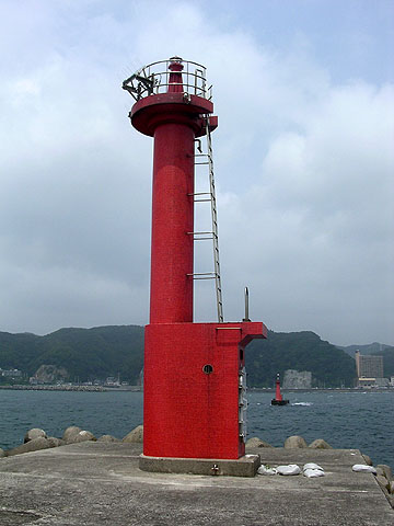 小湊港祓防波堤灯台