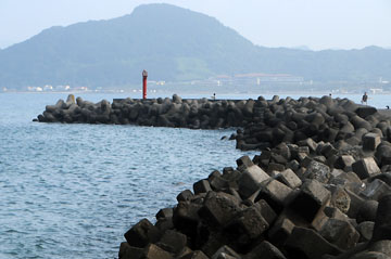 小浦港西防波堤灯台