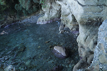 松部港南防波堤灯台