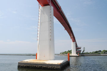 中の島大橋橋梁灯(R2灯)