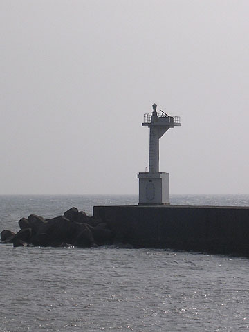 大原港東沖防波堤灯台