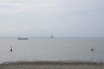 東京湾アクアライン海ほたる西方灯標