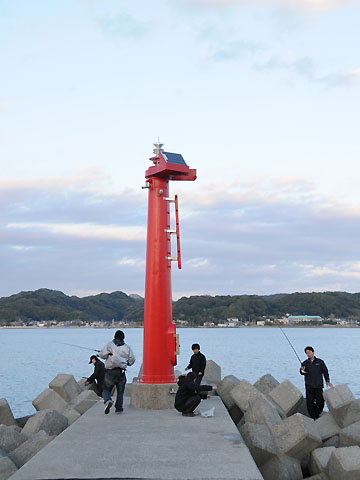 富浦港西防波堤灯台